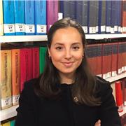 studentessa universitaria offro aiuto per compiti e studio